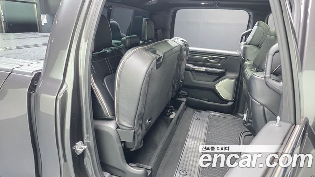 Dodge Ram Pick Up 2019 — photo 19