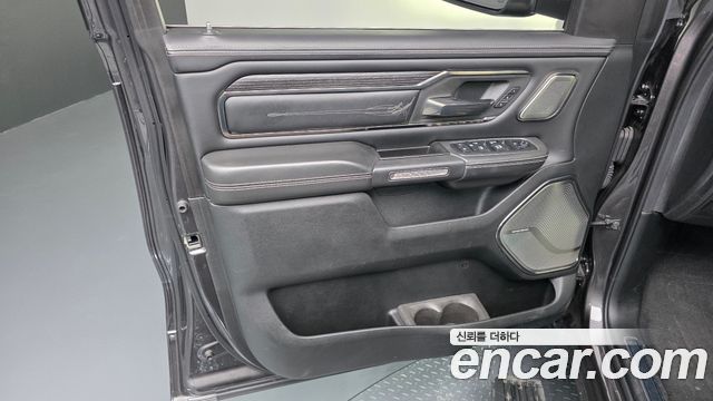 Dodge Ram Pick Up 2019 — photo 14