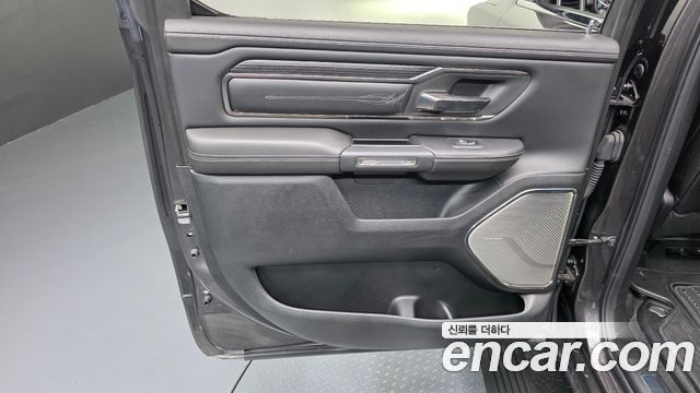 Dodge Ram Pick Up 2019 — photo 15