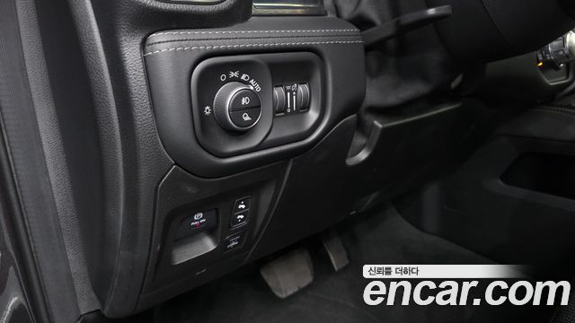 Dodge Ram Pick Up 2019 — photo 28