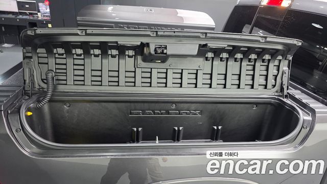 Dodge Ram Pick Up 2019 — photo 38