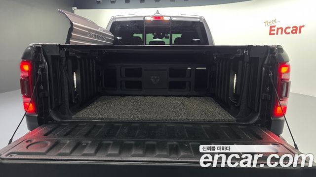 Dodge Ram Pick Up 2019 — photo 40