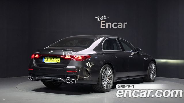 Mercedes-Benz E-Class 2026 — photo 2
