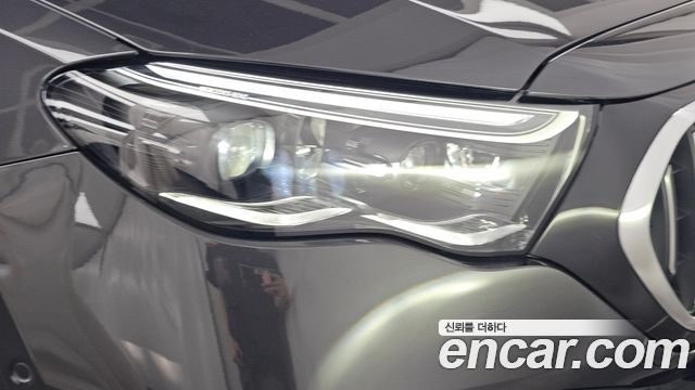 Mercedes-Benz E-Class 2026 — photo 8
