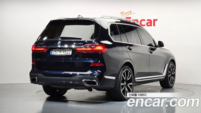 BMW X7 2022 — photo 2