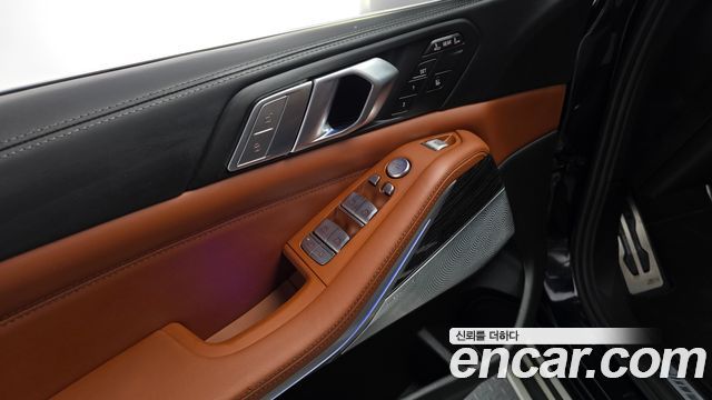 BMW X7 2022 — photo 28