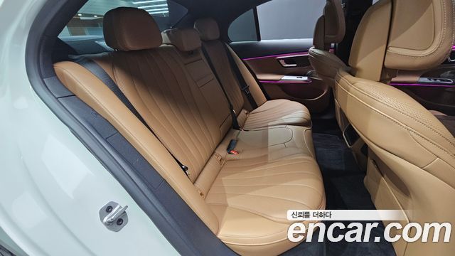 Mercedes-Benz E-Class 2026 — photo 17