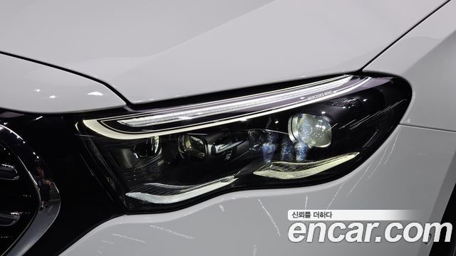 Mercedes-Benz E-Class 2026 — photo 8