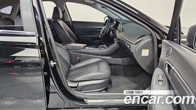 Hyundai Sonata 2023 — photo 16