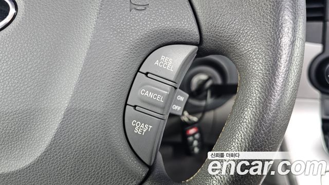 Kia Canival 2012 — photo 23