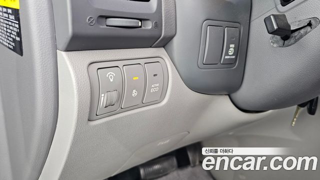 Kia Canival 2012 — photo 25