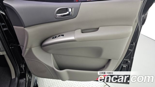 Kia Canival 2012 — photo 15