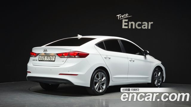 Hyundai AVANTE 2018 — photo 2