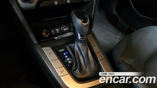 Hyundai AVANTE 2018 — photo 9