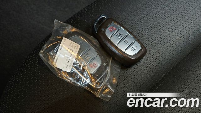 Hyundai AVANTE 2018 — photo 18