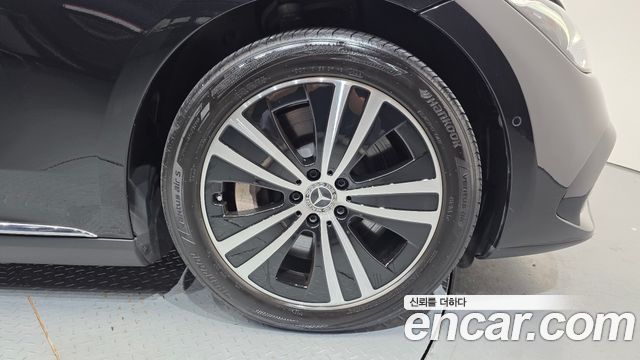 Mercedes-Benz EQE 2023 — photo 5