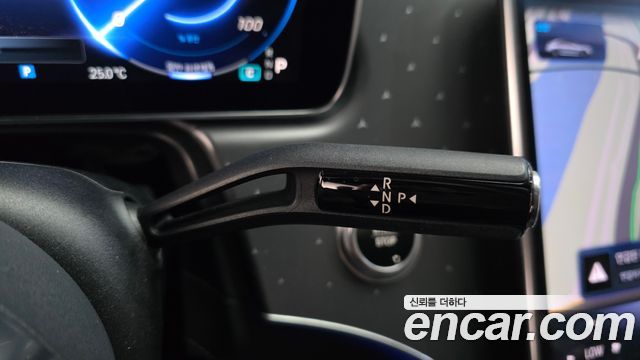 Mercedes-Benz EQE 2023 — photo 12