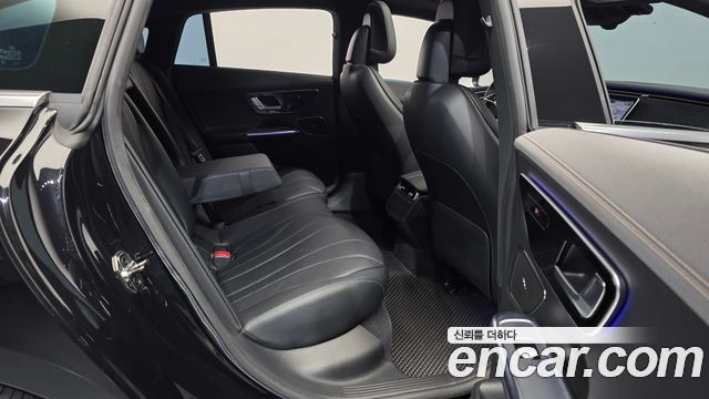 Mercedes-Benz EQE 2023 — photo 18