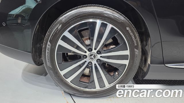 Mercedes-Benz EQE 2023 — photo 7
