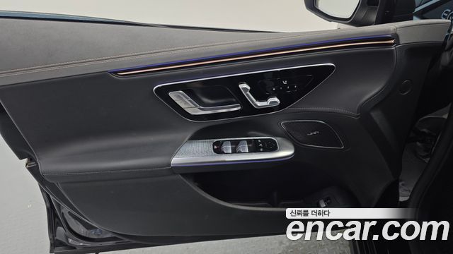 Mercedes-Benz EQE 2023 — photo 14