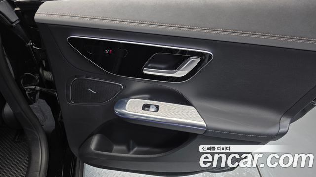 Mercedes-Benz EQE 2023 — photo 15