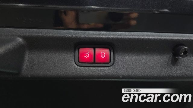 Mercedes-Benz EQE 2023 — photo 30
