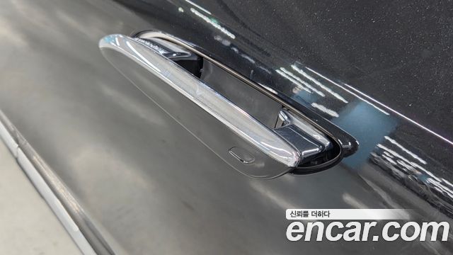 Mercedes-Benz EQE 2024 — photo 17