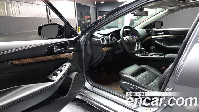 Nissan Maxima 2018 — photo 10