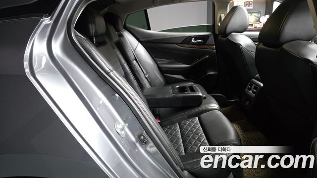 Nissan Maxima 2018 — photo 12