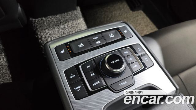 Genesis G80 2020 — photo 28