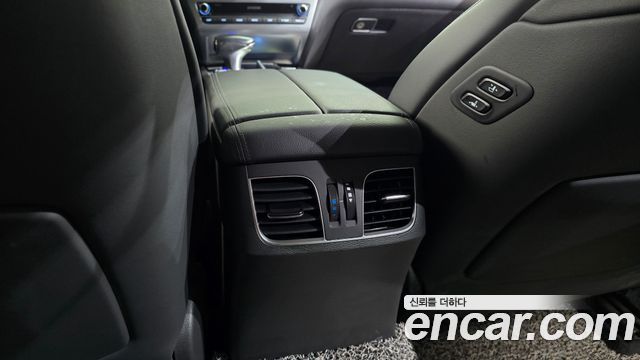 Genesis G80 2020 — photo 32