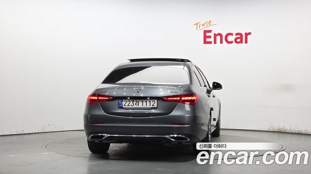 Mercedes-Benz C-Class 2024 — photo 4