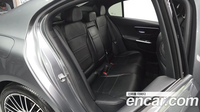 Mercedes-Benz C-Class 2024 — photo 18