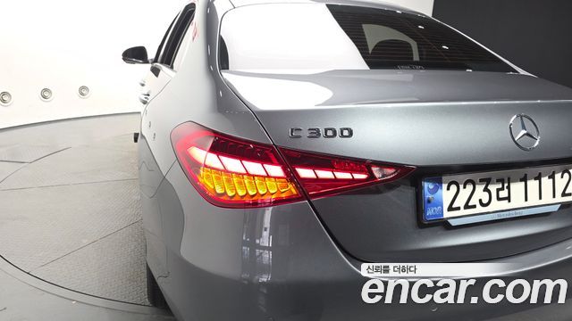 Mercedes-Benz C-Class 2024 — photo 9