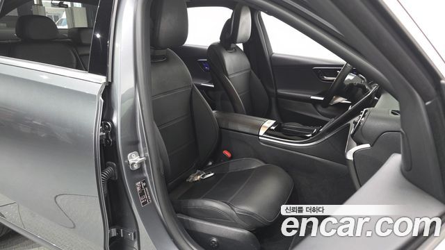 Mercedes-Benz C-Class 2024 — photo 16