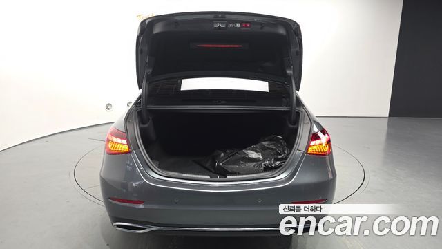 Mercedes-Benz C-Class 2024 — photo 28