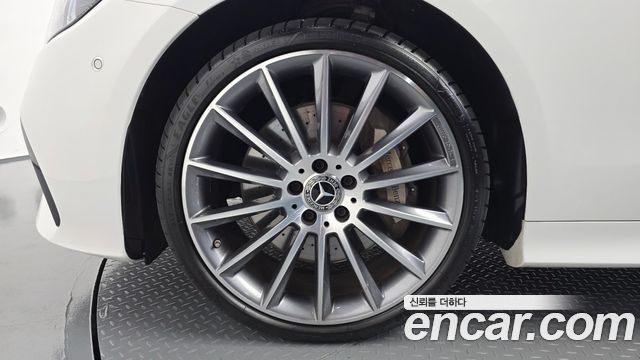 Mercedes-Benz E-Class 2022 — photo 5