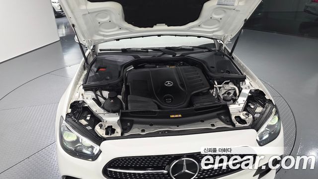 Mercedes-Benz E-Class 2022 — photo 6