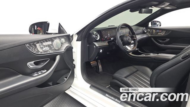 Mercedes-Benz E-Class 2022 — photo 13