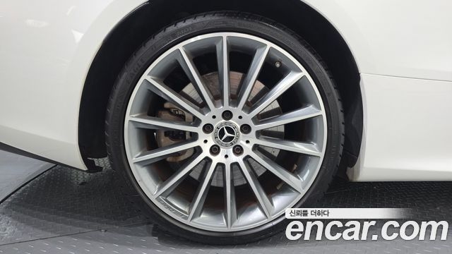 Mercedes-Benz E-Class 2022 — photo 7