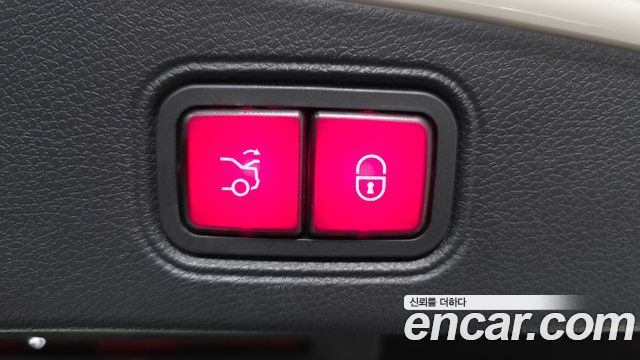 Mercedes-Benz E-Class 2022 — photo 27