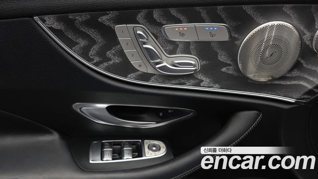 Mercedes-Benz E-Class 2022 — photo 29