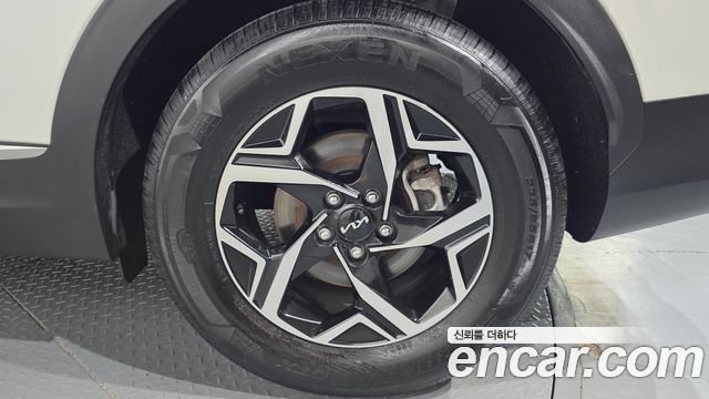 Kia Sportage 2023 — photo 7