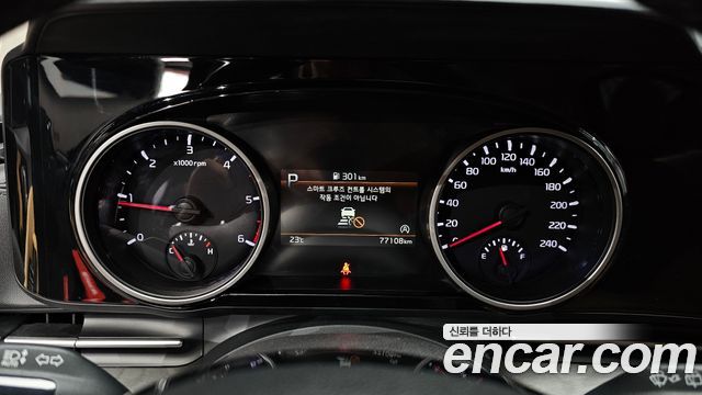 Kia Canival 2021 — photo 11