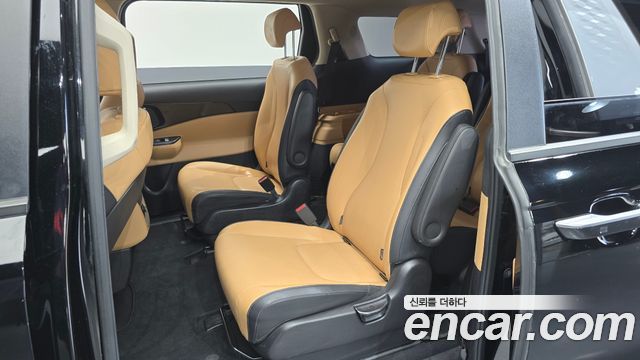 Kia Canival 2021 — photo 18