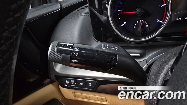 Kia Canival 2021 — photo 23