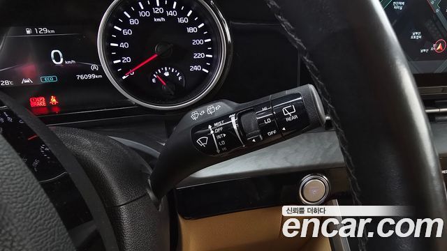 Kia Canival 2021 — photo 30