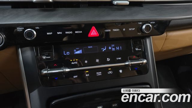 Kia Canival 2021 — photo 32