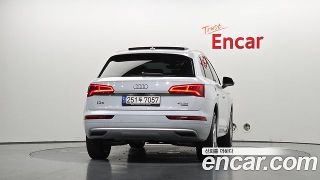 Audi Q5 2020 — photo 4