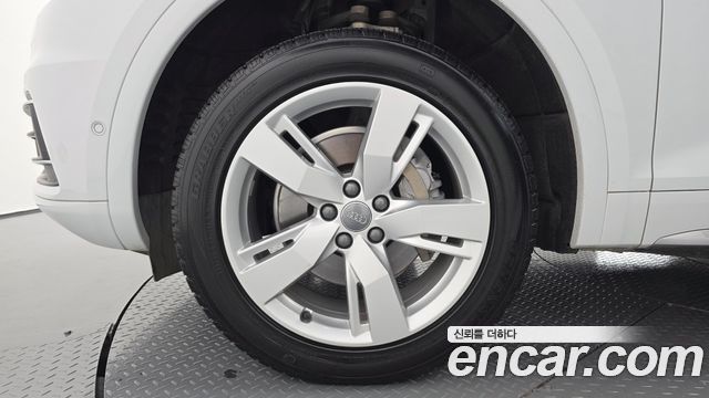 Audi Q5 2020 — photo 5